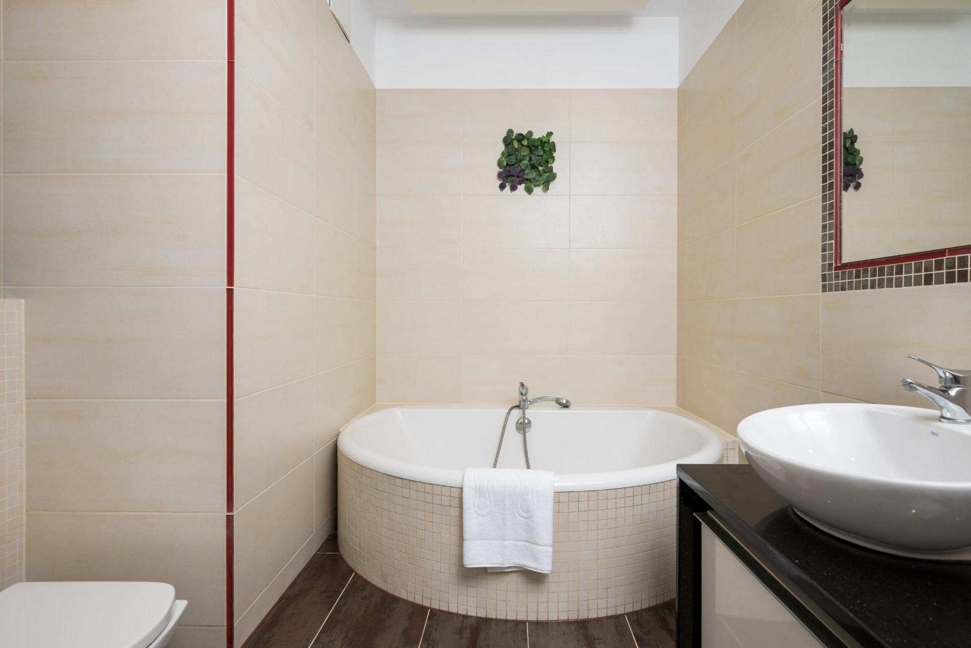 Ochota Deluxe Apartment Warsawa Bagian luar foto